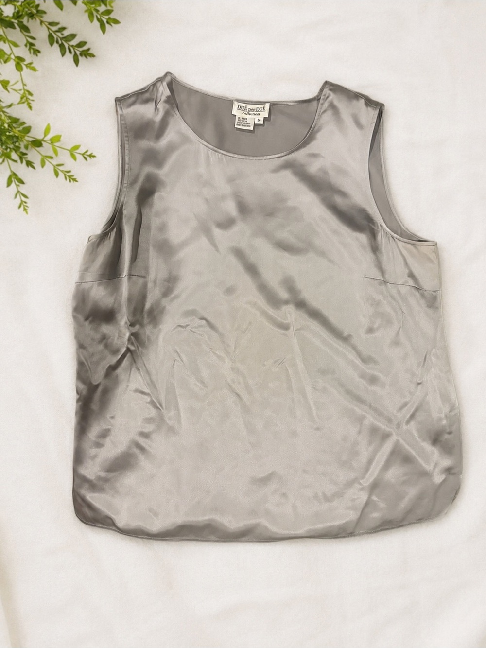 Due per Due Collection Silver Gray 100% Silk Sleeveless Shell Top Size 14